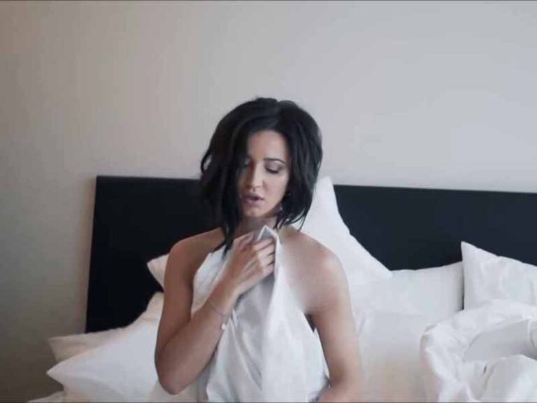 آهنگ انگلیسی Body Say از Demi Lovato به همراه متن و ترجمه مجزا