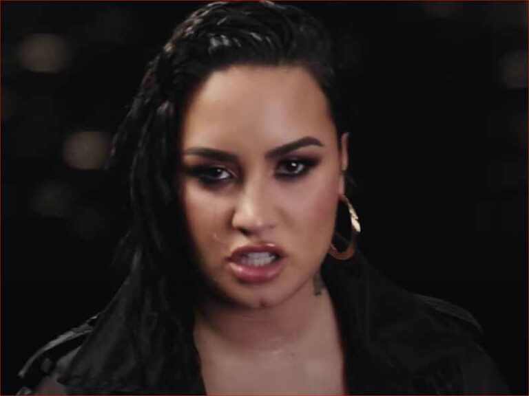 آهنگ انگلیسی Commander in Chief از Demi Lovato به همراه متن و ترجمه مجزا