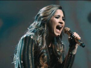 آهنگ انگلیسی For You از Demi Lovato به همراه متن و ترجمه مجزا