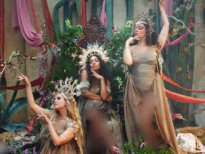 آهنگ انگلیسی Love (Sweet Love) از Little Mix به همراه متن و ترجمه مجزا