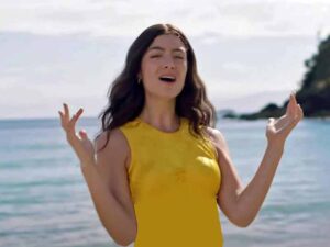 آهنگ انگلیسی Solar Power از Lorde به همراه متن و ترجمه مجزا