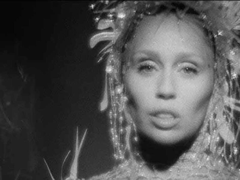 آهنگ انگلیسی More to Lose از Miley Cyrus به همراه متن و ترجمه مجزا