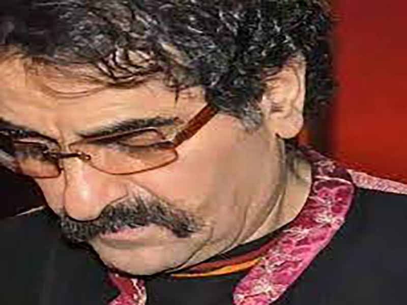 آهنگ “اندک اندک” شهرام ناظری با متن و ترجمه انگلیسی مجزا