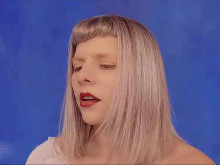 آهنگ انگلیسی Do You Feel از AURORA به همراه متن و ترجمه مجزا