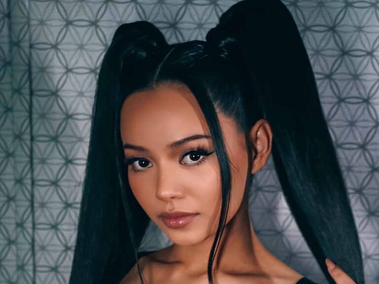 آهنگ انگلیسی  Build a Bitch از Bella Poarch به همراه متن و ترجمه مجزا