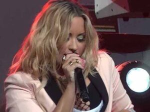 آهنگ انگلیسی Got Dynamite از Demi Lovato به همراه متن و ترجمه مجزا