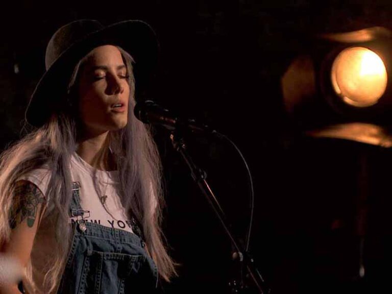 آهنگ انگلیسی Hurricane از Halsey به همراه متن و ترجمه مجزا