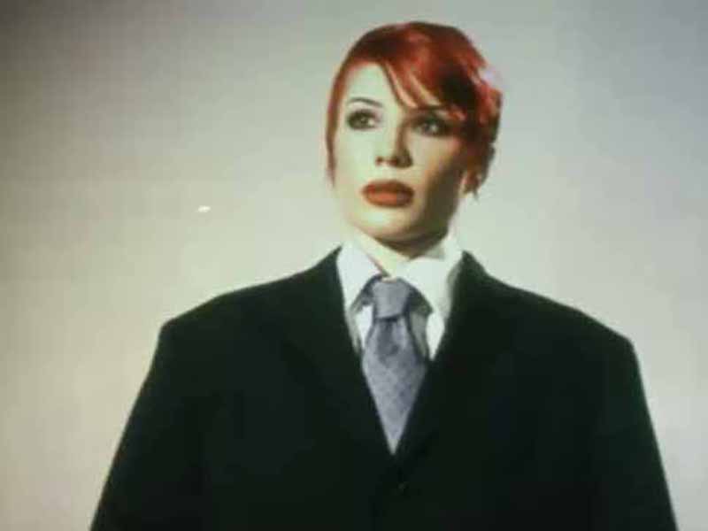 آهنگ انگلیسی Hurt Feelings از Halsey به همراه متن و ترجمه مجزا