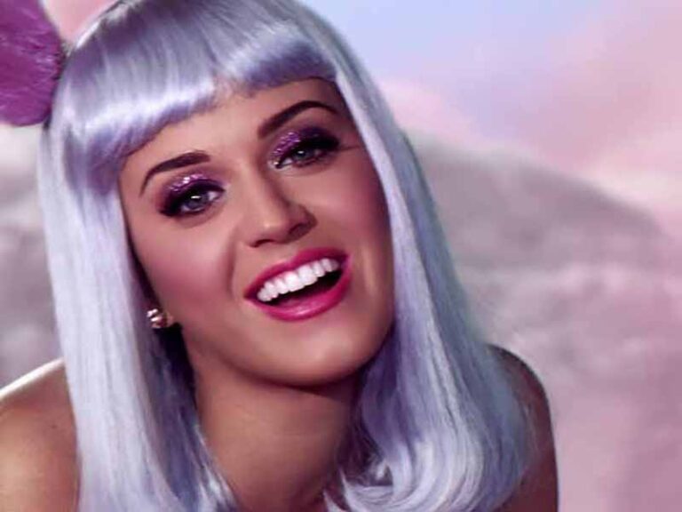 آهنگ انگلیسی California Gurls از Katy Perry به همراه متن و ترجمه مجزا