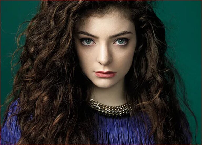 آهنگ انگلیسی Team از Lorde به همراه متن و ترجمه مجزا