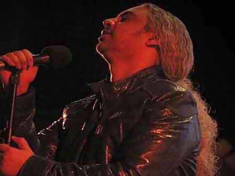 آهنگ “10:30” مازیار فلاحی با متن و ترجمه انگلیسی مجزا