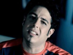 آهنگ عربی “بتضحك” از محمد حماقی به همراه متن و ترجمه مجزا