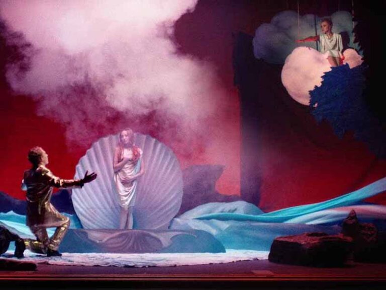 آهنگ انگلیسی Viva Love از ABC به همراه متن و ترجمه مجزا