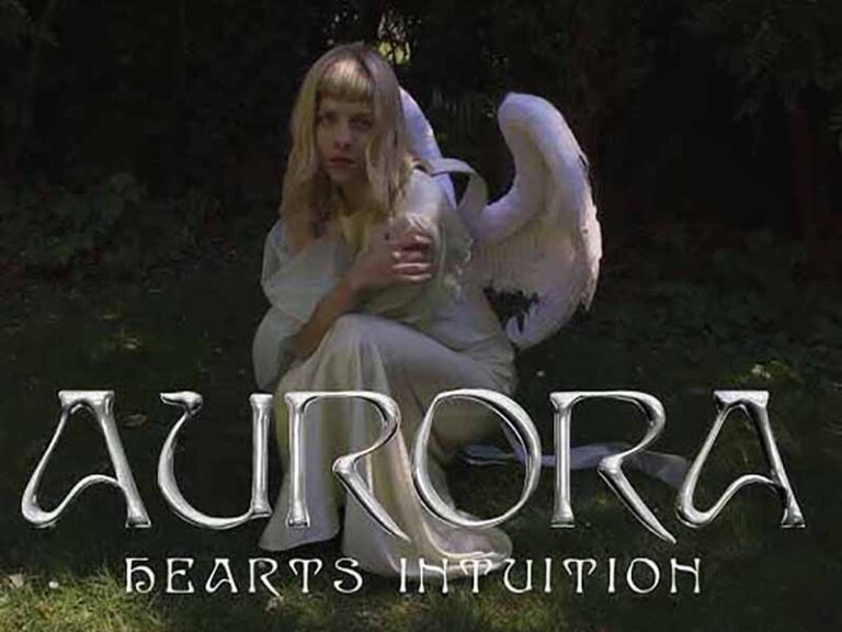 آهنگ انگلیسی Hearts Intuition از AURORA به همراه متن و ترجمه مجزا