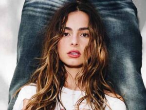 آهنگ انگلیسی Diet Pepsi از Addison Rae به همراه متن و ترجمه مجزا