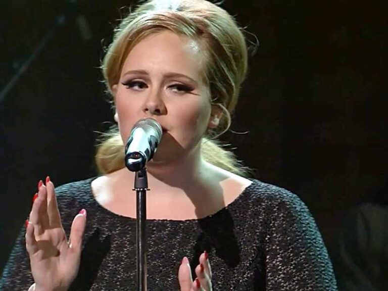 آهنگ انگلیسی Rumour Has It از Adele به همراه متن و ترجمه مجزا