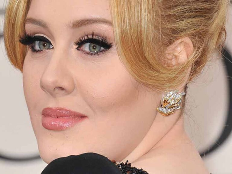 آهنگ انگلیسی Strangers by Nature از Adele به همراه متن و ترجمه مجزا