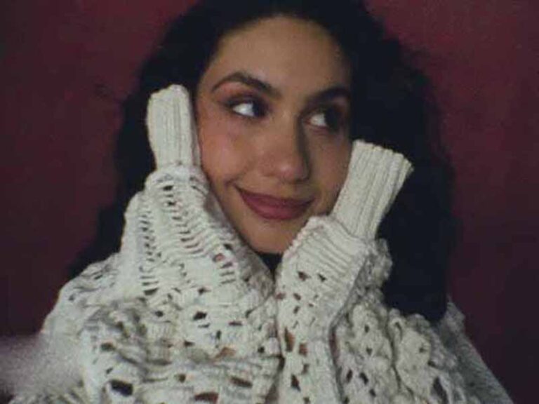 آهنگ انگلیسی Clearly از Alessia Cara به همراه متن و ترجمه مجزا