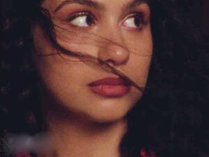 آهنگ انگلیسی Fire از Alessia Cara به همراه متن و ترجمه مجزا