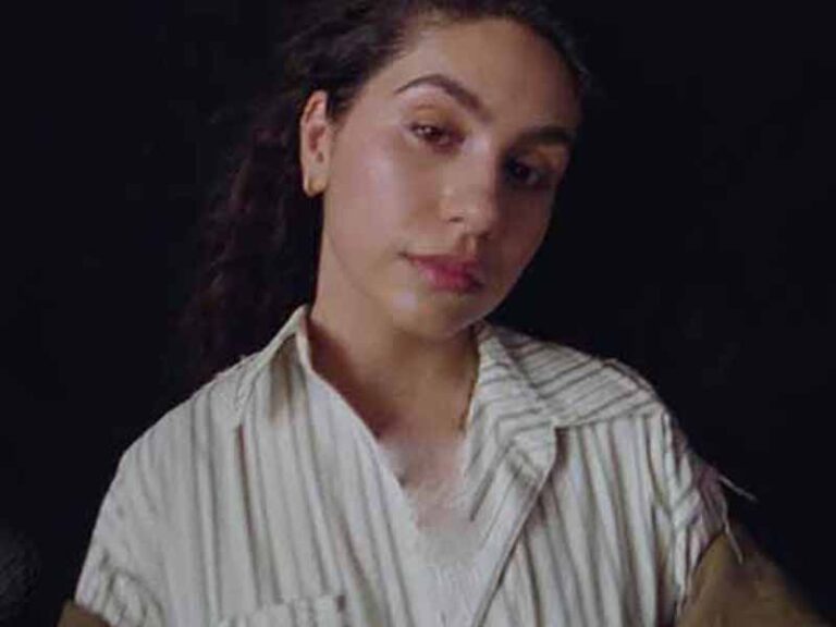 آهنگ انگلیسی Garden Interlude از Alessia Cara به همراه متن و ترجمه مجزا