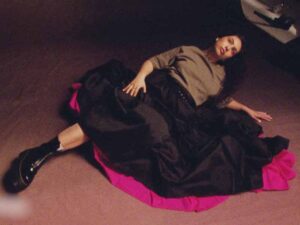 آهنگ انگلیسی Left Alone از Alessia Cara به همراه متن و ترجمه مجزا