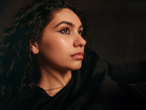 آهنگ انگلیسی Subside از Alessia Cara به همراه متن و ترجمه مجزا