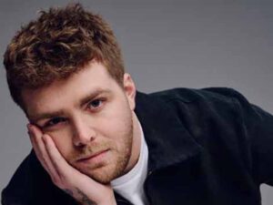 آهنگ انگلیسی Eternity از Alex Warren به همراه متن و ترجمه مجزا