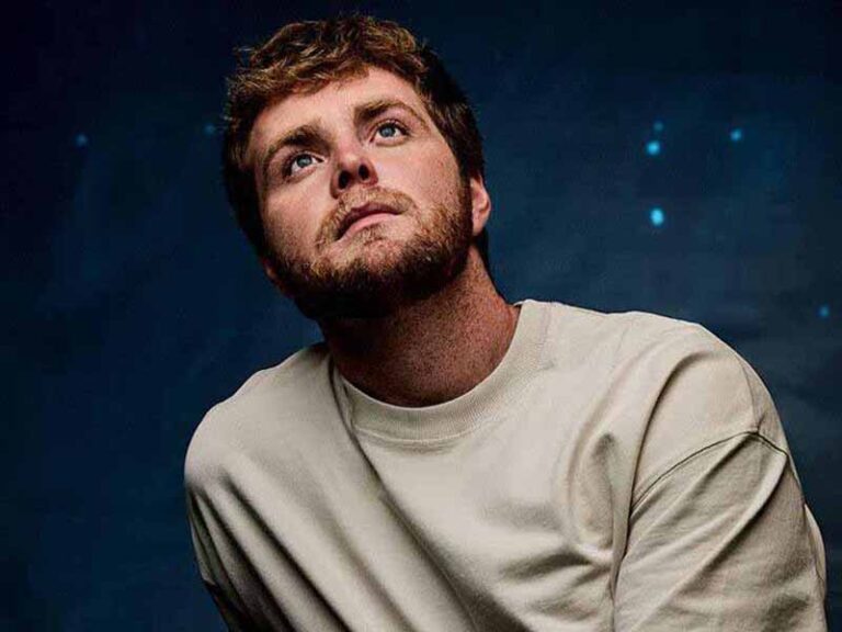 آهنگ انگلیسی Never Be Far از Alex Warren به همراه متن و ترجمه مجزا