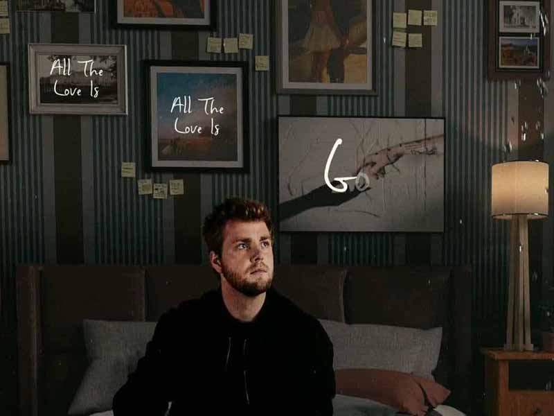 آهنگ انگلیسی Yard Sale از Alex Warren به همراه متن و ترجمه مجزا