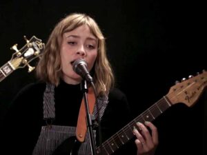 آهنگ انگلیسی But You از Alexandra Savior به همراه متن و ترجمه مجزا