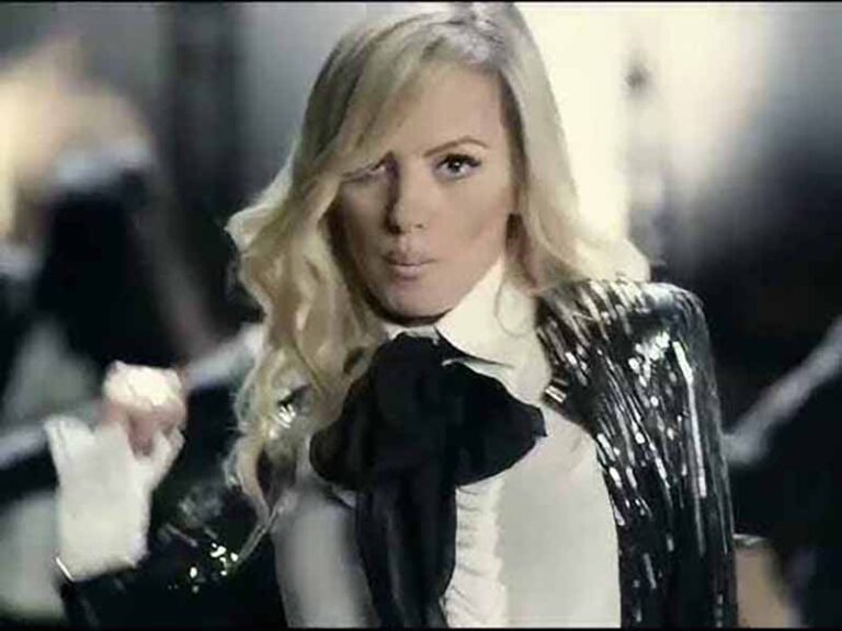 آهنگ انگلیسی All My People از Alexandra Stan و Manilla Maniacs به همراه متن و ترجمه مجزا