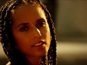 آهنگ انگلیسی Love Looks Better از Alicia Keys به همراه متن و ترجمه مجزا