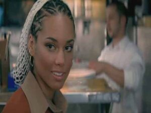 آهنگ انگلیسی Old Memories On Christmas از Alicia Keys به همراه متن و ترجمه مجزا