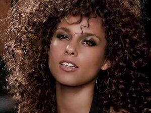 آهنگ انگلیسی Old Memories (Originals) از Alicia Keys به همراه متن و ترجمه مجزا