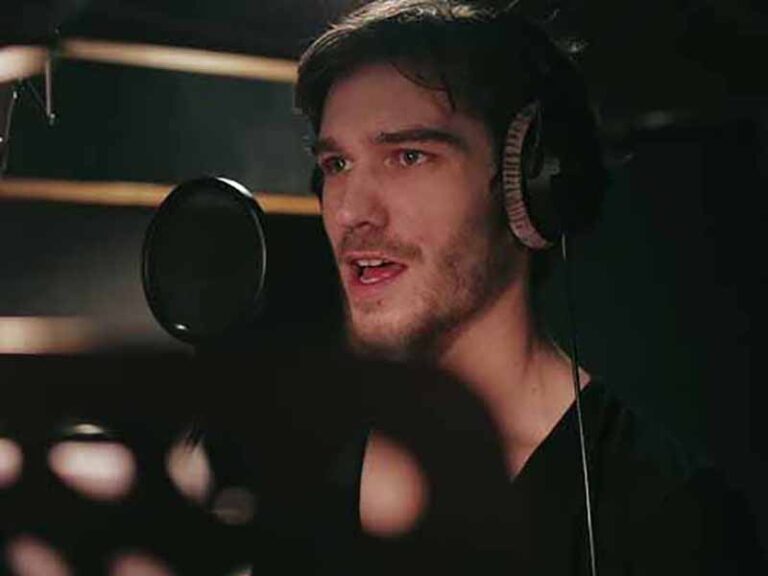 آهنگ فرانسوی Tout از Amaury Vassili به همراه متن و ترجمه مجزا