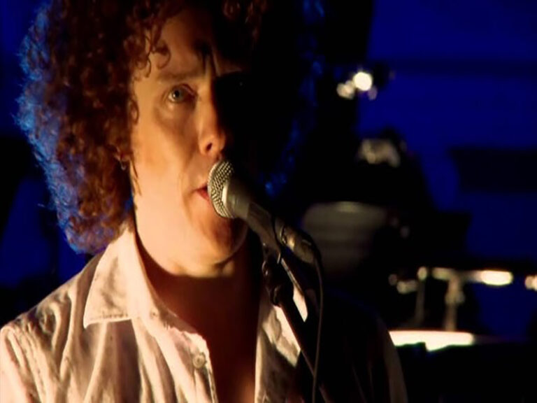 آهنگ انگلیسی Emotional Winter از Anathema به همراه متن و ترجمه مجزا