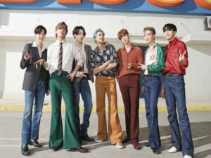 آهنگ انگلیسی Dynamite از BTS به همراه متن و ترجمه مجزا