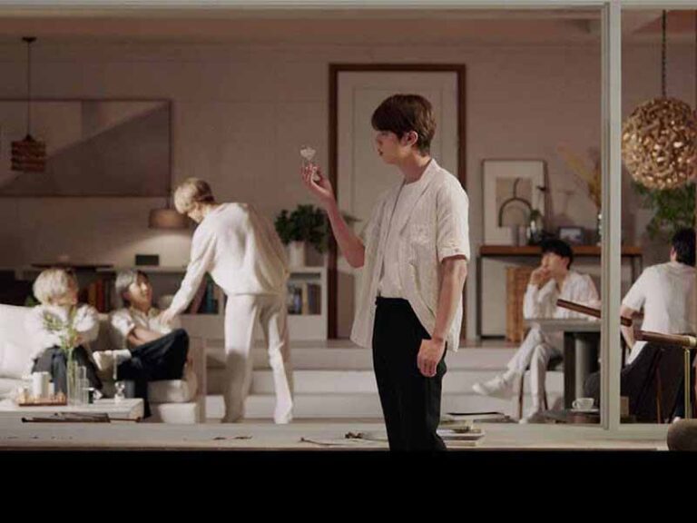 آهنگ ژاپنی film out از BTS به همراه متن و ترجمه مجزا