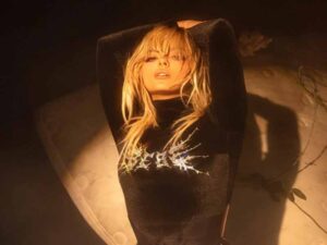 آهنگ انگلیسی Mama از Bebe Rexha به همراه متن و ترجمه مجزا