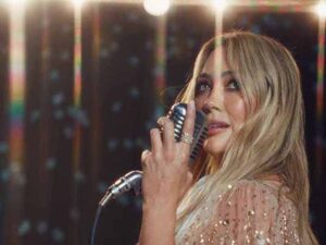 آهنگ انگلیسی Mature از Hilary Duff به همراه متن و ترجمه مجزا