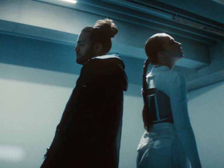 آهنگ انگلیسی lie to me از Tate McRae به همراه متن و ترجمه مجزا