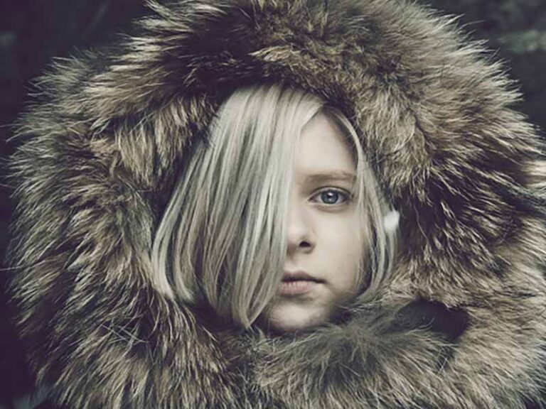 آهنگ انگلیسی Runaway از AURORA به همراه متن و ترجمه مجزا