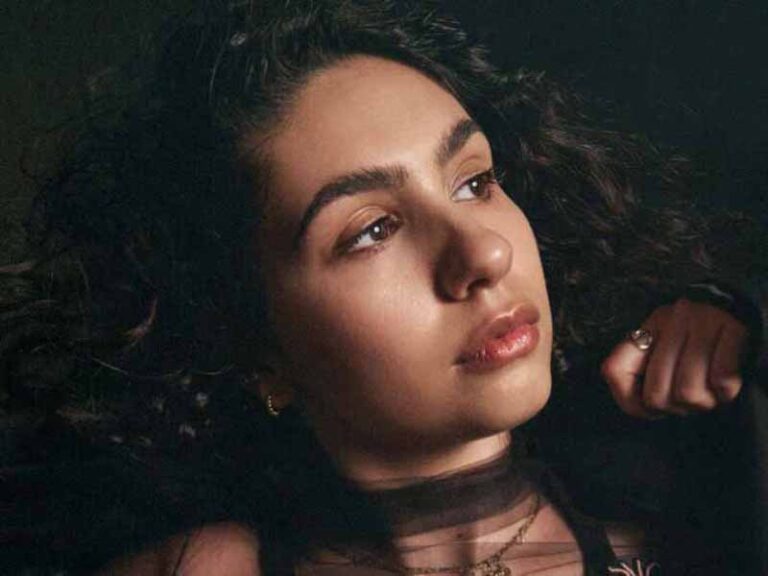 آهنگ انگلیسی Slow Motion از Alessia Cara به همراه متن و ترجمه مجزا