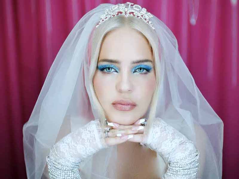 آهنگ انگلیسی Kiss My (Uh Oh) از Anne Marie به همراه متن و ترجمه مجزا