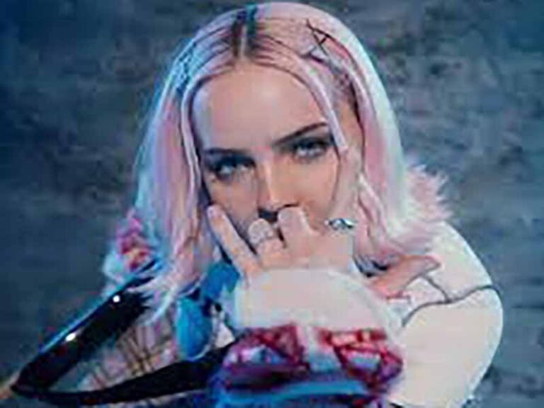 آهنگ انگلیسی Problems از Anne Marie به همراه متن و ترجمه مجزا