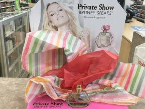 آهنگ انگلیسی Perfume از Britney Spears به همراه متن و ترجمه مجزا