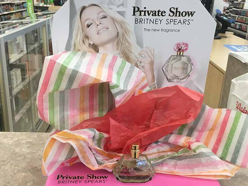 آهنگ انگلیسی Perfume از Britney Spears به همراه متن و ترجمه مجزا