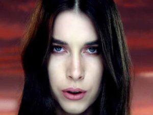 آهنگ انگلیسی Pray to God از Calvin Harris به همراه متن و ترجمه مجزا