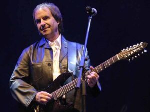 آهنگ انگلیسی Brother John از Chris De Burgh به همراه متن و ترجمه مجزا