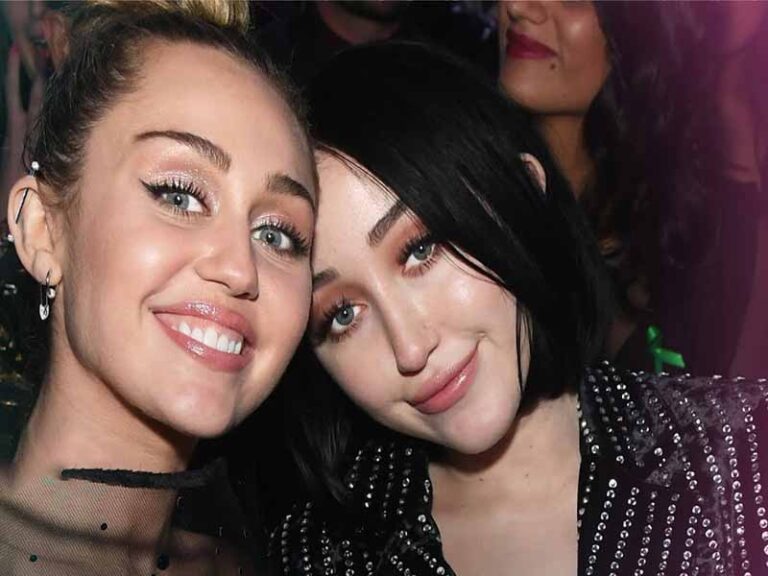 آهنگ انگلیسی Easy از Demi Lovato و Noah Cyrus به همراه متن و ترجمه مجزا